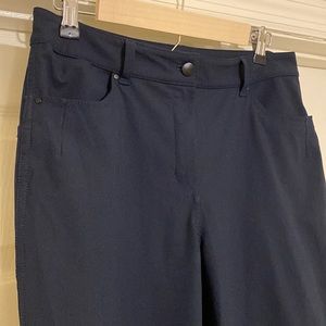 Lululemon like new City Sleek 7/8 Pant size 10 in true navy